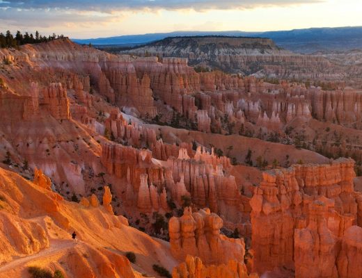 a colorful image of the hoodoos and rocks of bryce canyon national park